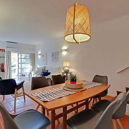 Marina Family Duplex With Pool Apartman